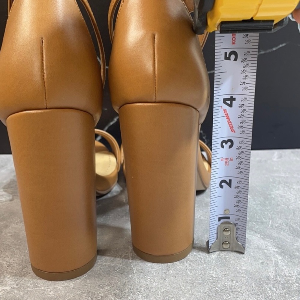 Derek Heart Heels Tan Size 6m - Picture 5 of 5